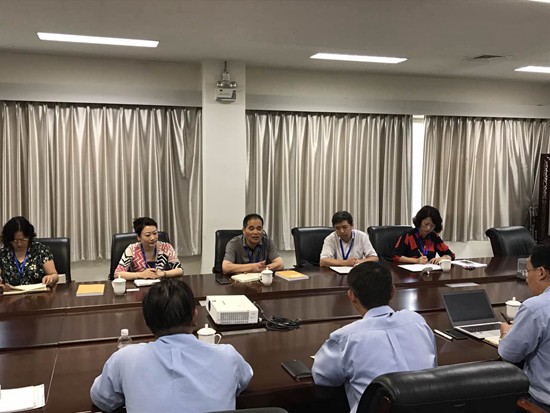 1503905373127589.jpg 曹书记走访村田2_副本.jpg